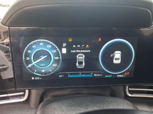 Used 2025 Hyundai Elantra SEL FWD image 2