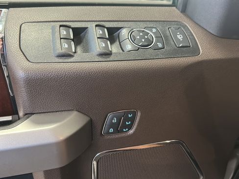 Used 2021 Ford F250 King Ranch w/ King Ranch Ultimate Package AWD/4WD image 21