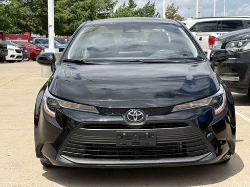 Used 2025 Toyota Corolla LE FWD image 8