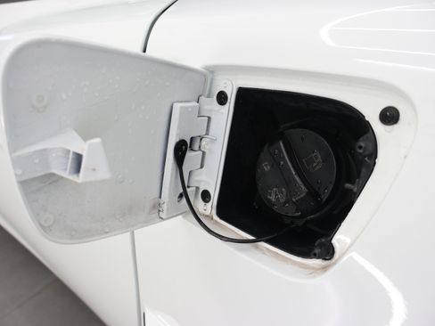 Used 2013 Chevrolet Corvette Grand Sport w/ 4LT Preferred Equipment Group RWD image 31
