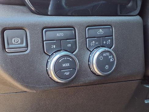 Used 2024 GMC Sierra 1500 SLE image 27