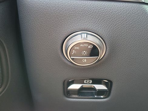 Used 2024 Mercedes-Benz GLC 300 image 12
