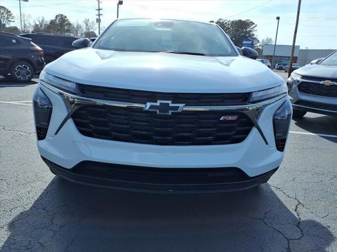 New 2026 Chevrolet Trax RS w/ Sunroof Package image 9