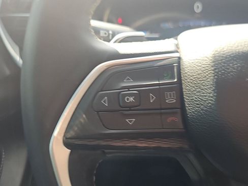 Used 2025 Jeep Grand Cherokee L Laredo RWD image 19