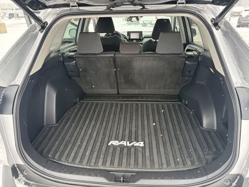 Certified 2022 Toyota RAV4 XLE w/ Convenience Package image 8