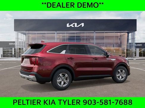 New 2025 Kia Sorento LX FWD image 5