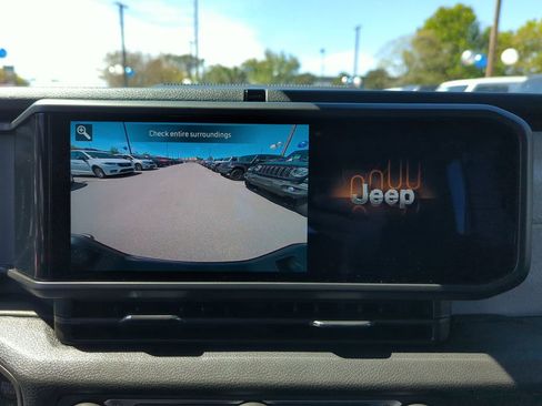 New 2026 Jeep Gladiator Sport image 25