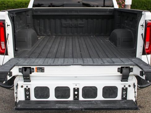 Used 2019 GMC Sierra 1500 SLT image 8