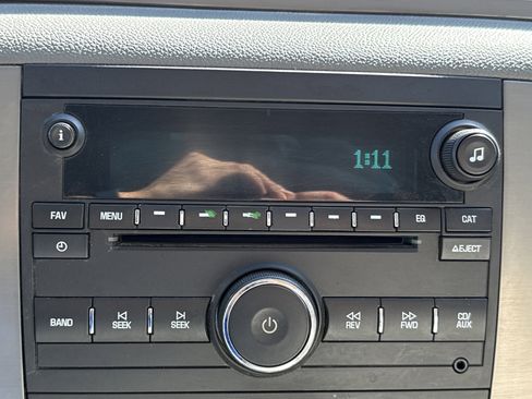 Used 2010 GMC Sierra 1500 SLT w/ Suspension Package, Off-Road image 21