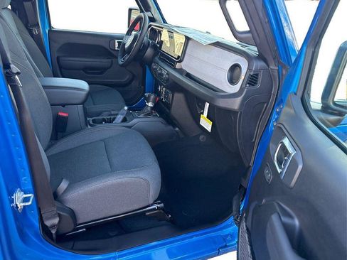 New 2026 Jeep Gladiator Sport AWD/4WD image 18