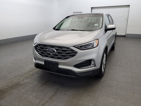 Used 2019 Ford Edge Titanium w/ Equipment Group 301A AWD/4WD image 15