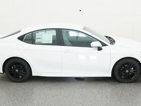 New 2026 Toyota Camry SE FWD image 11