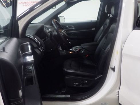 Used 2017 Ford Explorer Limited AWD/4WD image 8