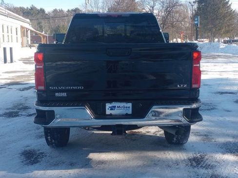 Used 2024 Chevrolet Silverado 2500 LTZ w/ LTZ Premium Package image 6