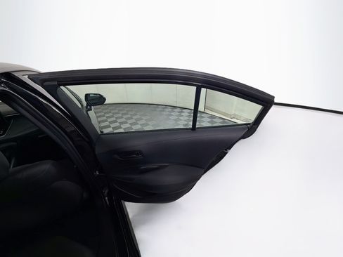 Used 2025 Toyota Corolla LE FWD image 29