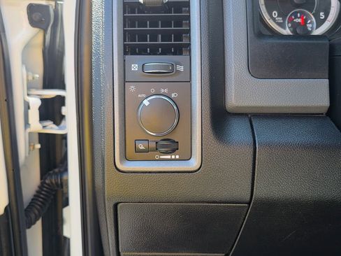 Used 2018 RAM 2500 Tradesman w/ Chrome Appearance Group image 14