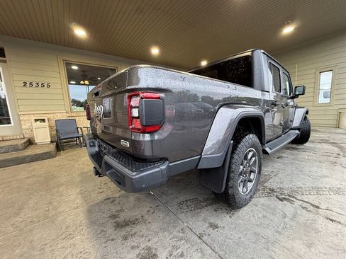 Used 2020 Jeep Gladiator Overland AWD/4WD image 4