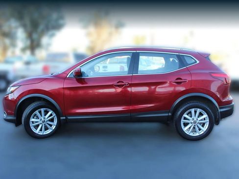 Used 2019 Nissan Rogue Sport SV w/ Technology Package image 2