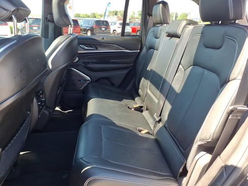 Used 2023 Jeep Grand Cherokee Overland w/ Advanced Protech Group III AWD/4WD image 15