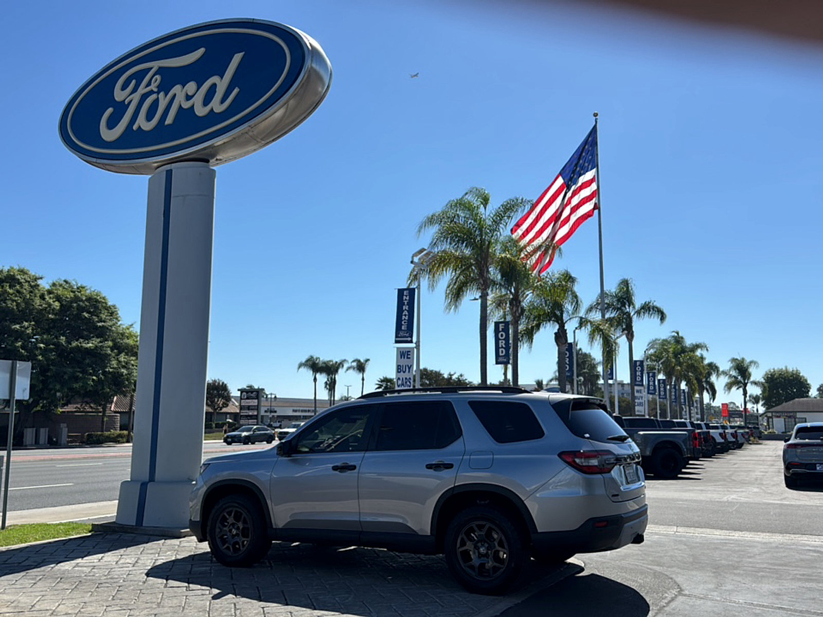 Used 2025 Honda Pilot TrailSport image 10