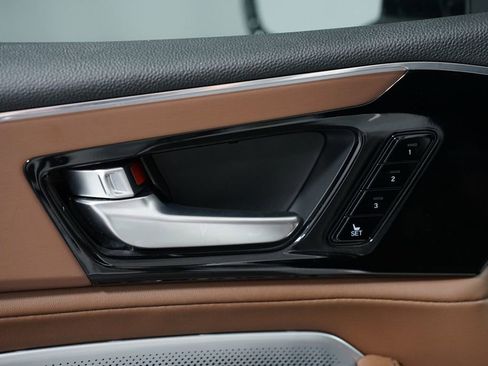 Used 2025 Acura MDX w/ Technology Package image 31