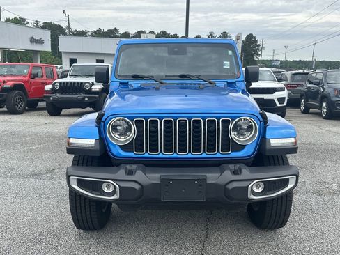Used 2024 Jeep Wrangler Unlimited Sahara w/ Technology Group AWD/4WD image 12