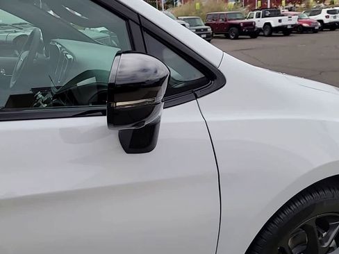 New 2026 Chrysler Pacifica Select image 9