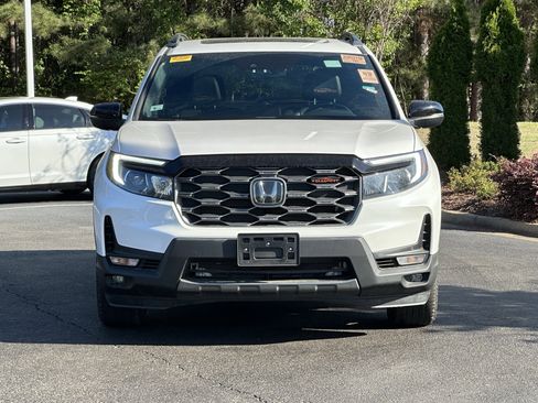 Used 2023 Honda Passport TrailSport image 3