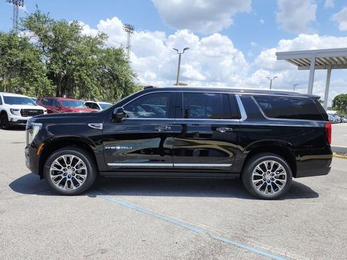 New 2026 GMC Yukon XL Denali w/ Denali Reserve Package RWD image 6