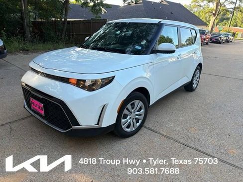 Certified 2024 Kia Soul LX FWD image 3