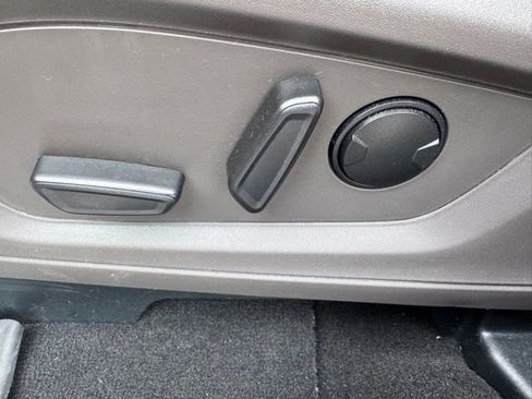 Used 2023 Ford Explorer Platinum w/ Technology Package image 18