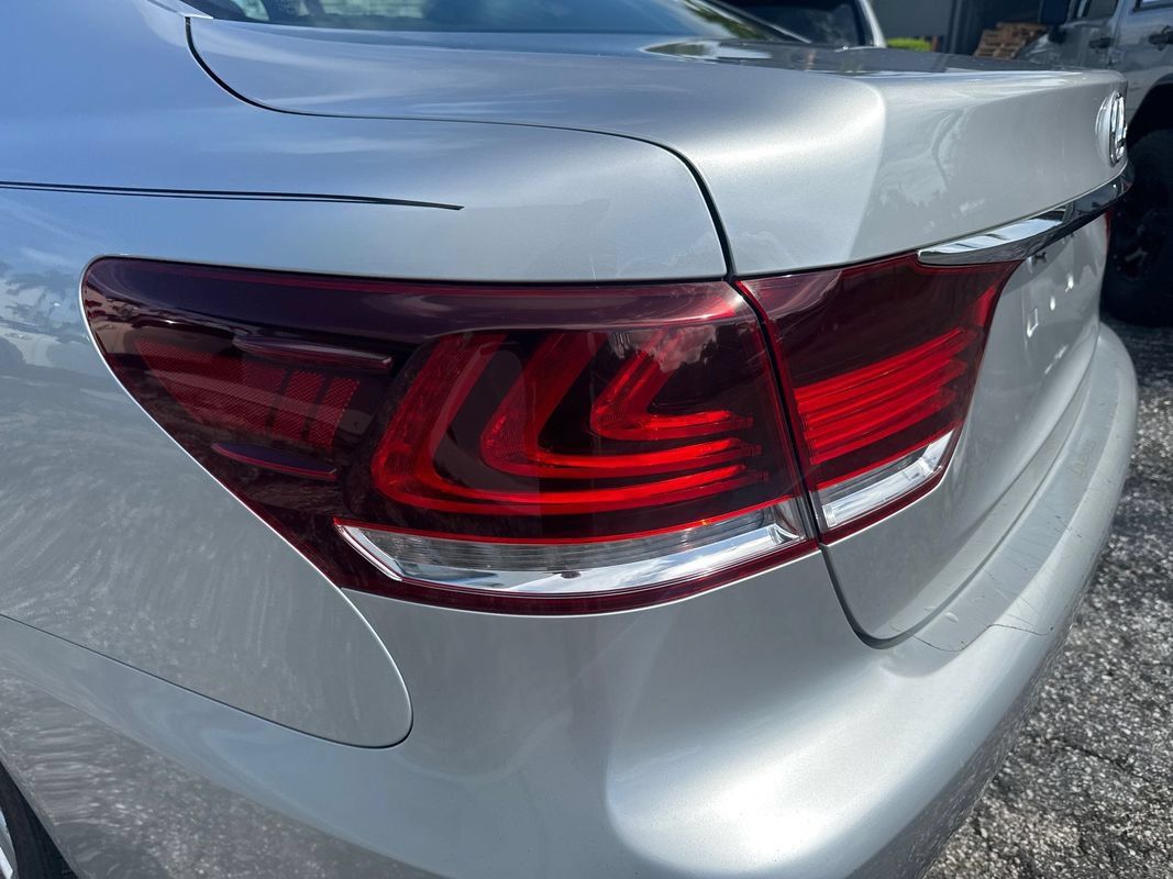Used 2014 Lexus LS 460 w/ Comfort Package RWD image 13
