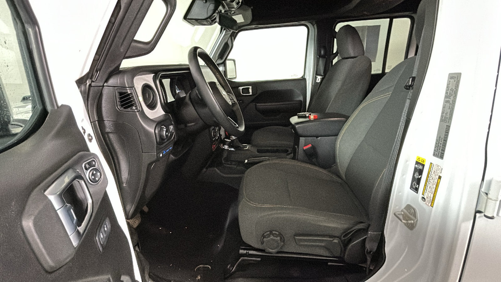 Used 2024 Jeep Wrangler Unlimited AWD/4WD image 11