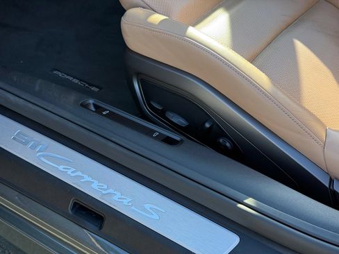Certified 2021 Porsche 911 Carrera S RWD image 31