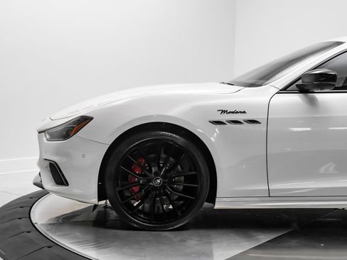 Used 2023 Maserati Ghibli Modena RWD image 18