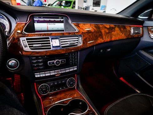 Used 2013 Mercedes-Benz CLS 550 4MATIC image 31