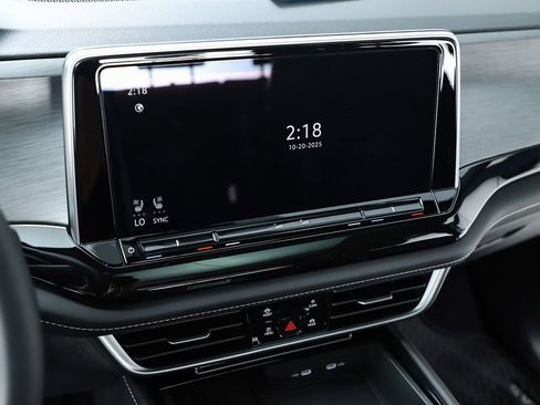 New 2026 Volkswagen Atlas Cross Sport SE image 25