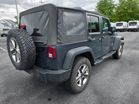Used 2017 Jeep Wrangler Unlimited Sport w/ Quick Order Package 24S AWD/4WD image 3