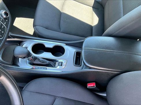 Used 2023 Chevrolet Malibu LT FWD image 16