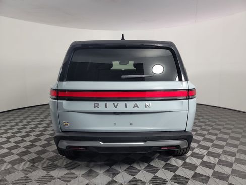 Used 2024 Rivian R1S Adventure image 4