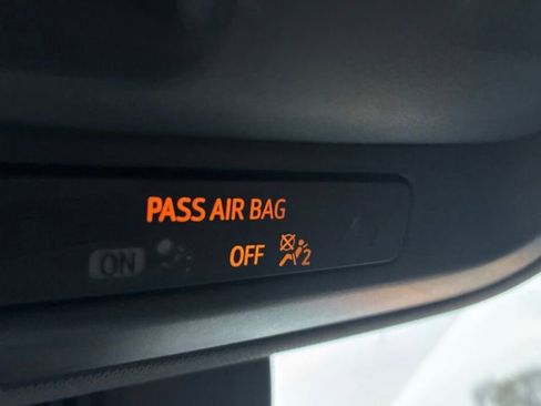 Used 2023 GMC Yukon XL AT4 image 6