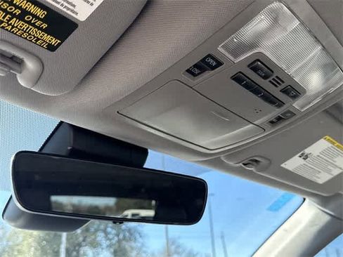 Used 2019 Toyota Highlander XLE image 24