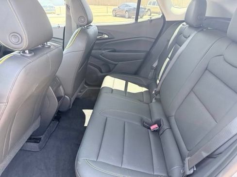 Used 2025 Chevrolet Trax ACTIV FWD image 16