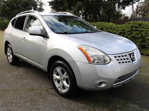 Used 2009 Nissan Rogue SL w/ Premium Pkg image 2
