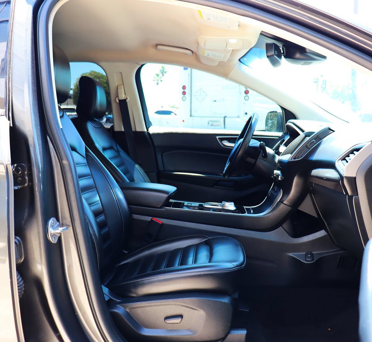 Used 2020 Ford Edge SEL FWD image 31