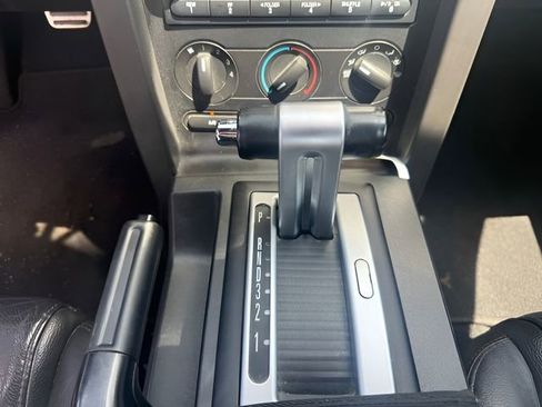Used 2009 Ford Mustang GT Premium RWD image 12