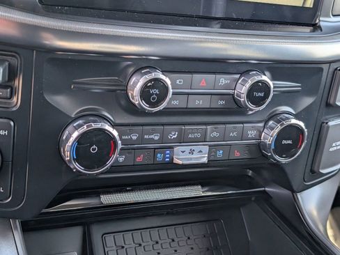 Used 2025 Ford F150 Lariat w/ Equipment Group 502A High image 15