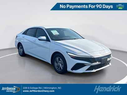 Used 2025 Hyundai Elantra SE