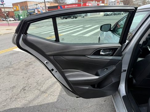 Used 2016 Nissan Maxima 3.5 SV image 22