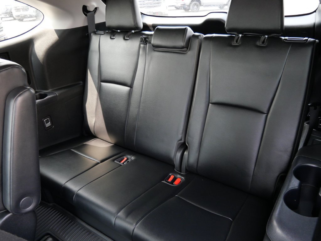 Used 2022 Toyota Highlander XLE AWD/4WD image 20